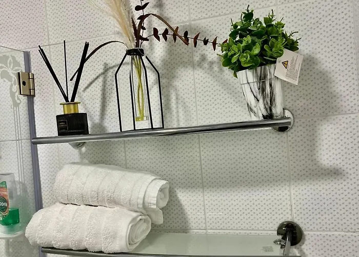 Connollys Doohamlet Castleblayney 3*